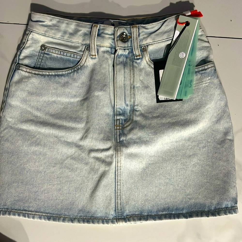 Jean skirt off white brand new with tags bought in Europe size 40